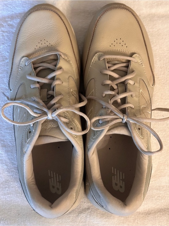 New Balance Walking Shoes Men’s Size 13 2E Wide Beige Leather Comfort Sneakers